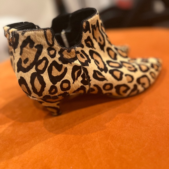 Sam Edelman Leopard Print Booties - Picture 2 of 3